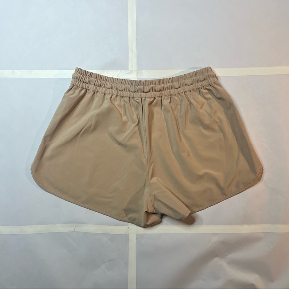 Aritzia TNA Alayli Running Short Sand Bluff - Picture 3 of 3
